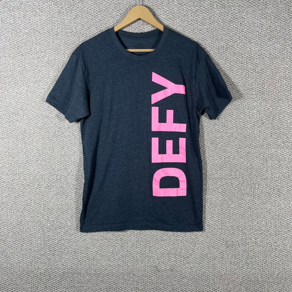 DEFY Shirt Mens Size Medium Gray Pink‎ Spell Out Short Sleeves Casual Crew Neck